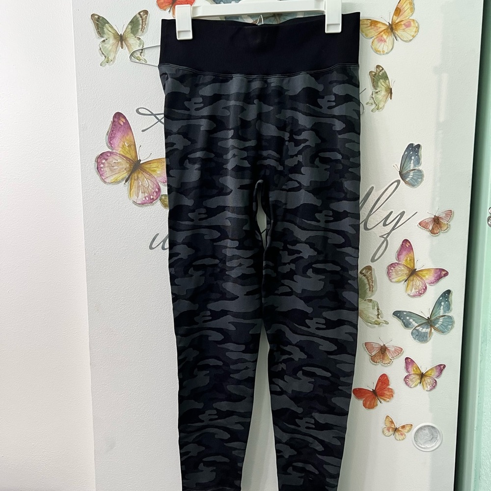 Pink camouflage yoga pants